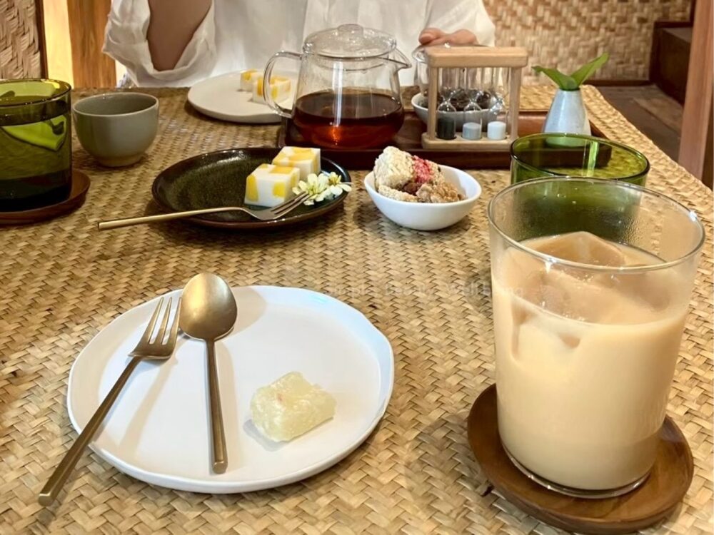 お店の1階はティーハウスになっているので、こちらでお茶しました。